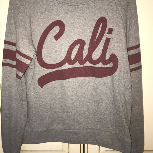 Tops - Super cute sweatshirt